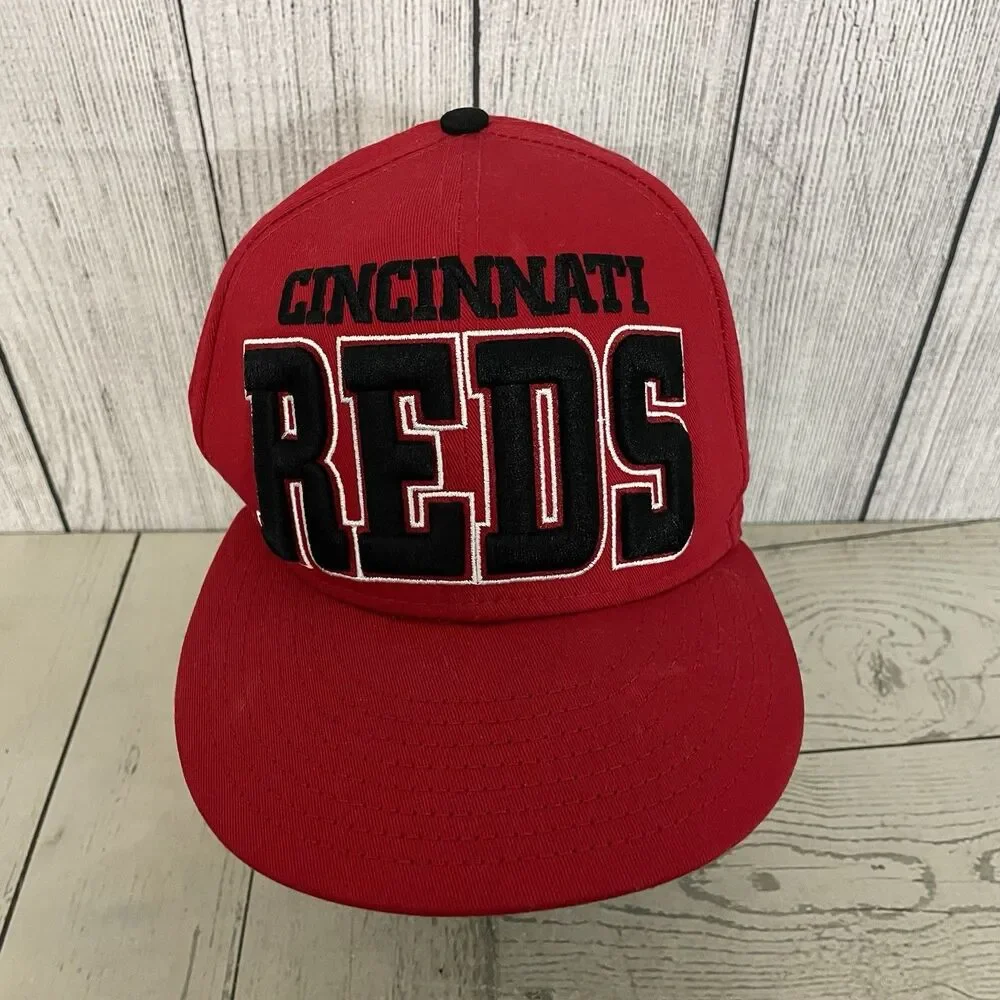 Cincinnati Reds MLB New Era 9FIFTY Red Team Logo Snapback Hat Cap